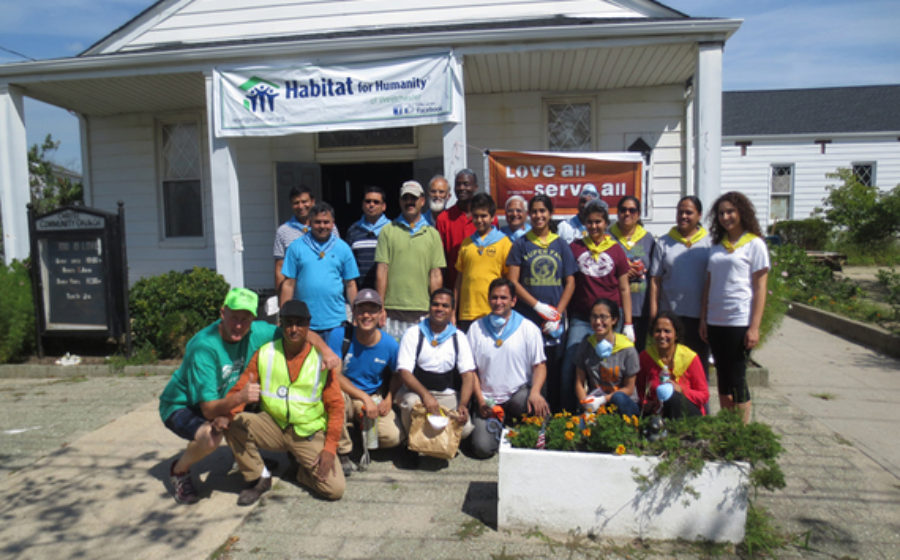 Satya Sai Volunteers from Boston work for Habitat for Humanity