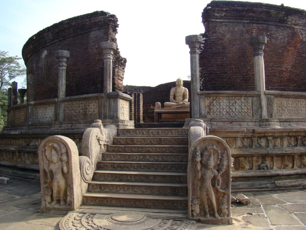 Buddha statues at Pollunarwara